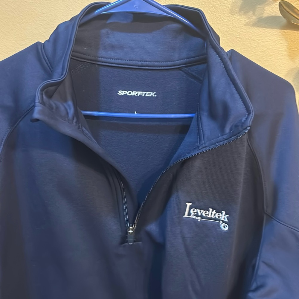 Leveltek pullover in Navy Blue size Large